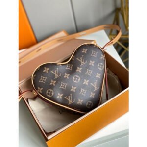 Louis Vuitton Game On Coeur-21*16*6CM