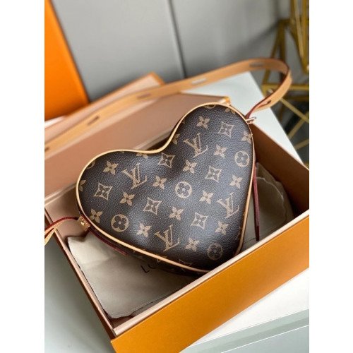 Louis Vuitton Game On Coeur-21*16*6CM