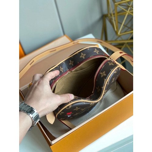 Louis Vuitton Game On Coeur-21*16*6CM