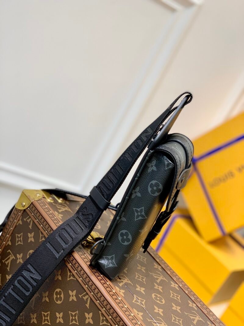 Louis Vuitton M45912 Saumur Crossboby Bag-13*18*3.5CM