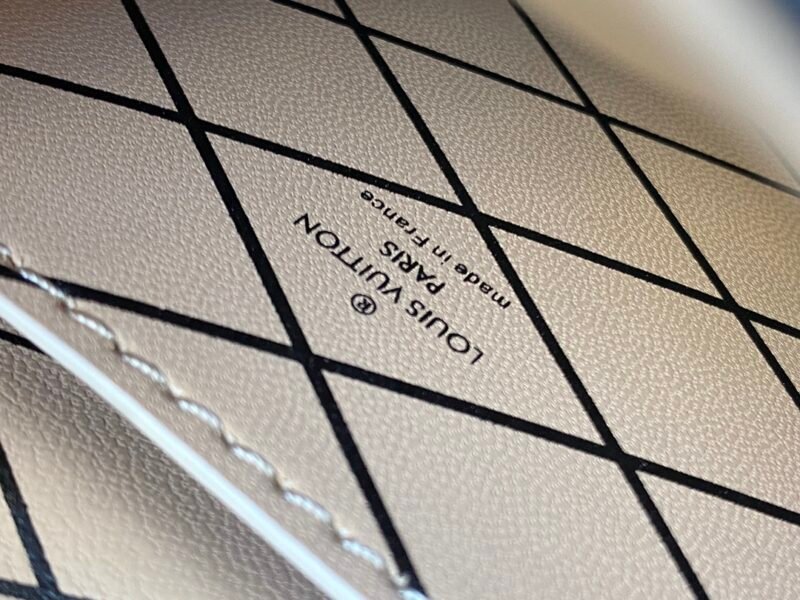 Louis Vuitton Trunk Vertical-11*17.5*3.5CM