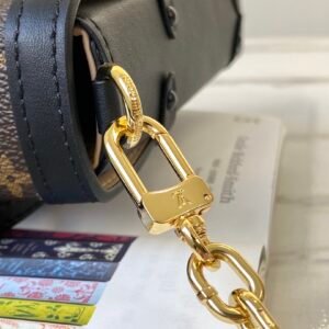 Louis Vuitton Trunk Vertical-11*17.5*3.5CM