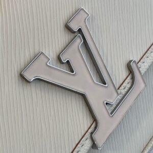 Louis Vuitton Buci Handbag-24.5 x 15.5 x 9CM