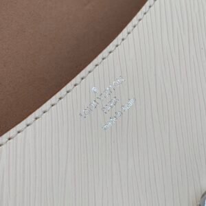 Louis Vuitton Buci Handbag-24.5 x 15.5 x 9CM