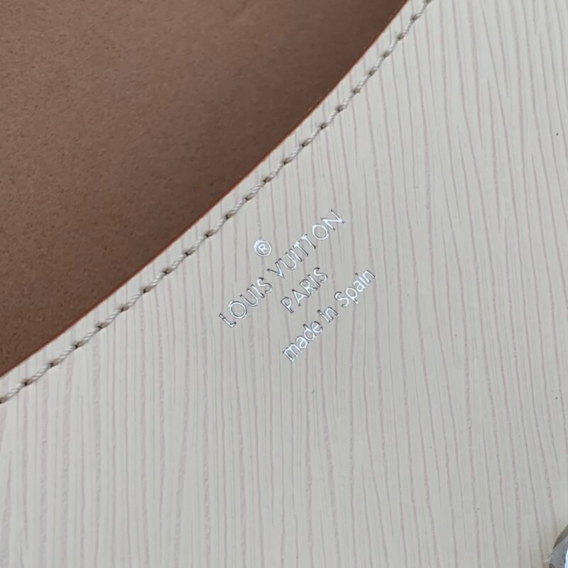 Louis Vuitton Buci Handbag-24.5 x 15.5 x 9CM