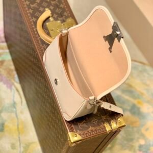 Louis Vuitton Buci Handbag-24.5 x 15.5 x 9CM