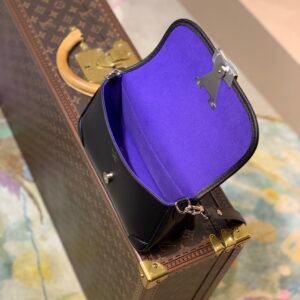 Louis Vuitton Buci Handbag-24.5 x 15.5 x 9CM