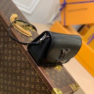 Louis Vuitton Buci Handbag-24.5 x 15.5 x 9CM