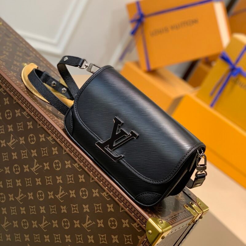 Louis Vuitton Buci Handbag-24.5 x 15.5 x 9CM