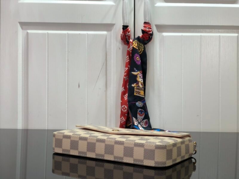 Louis Vuitton Pochette Félicie Wallet -21*11* 2CM