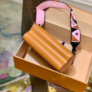 Louis Vuitton Twist MM-23*17*9.5CM