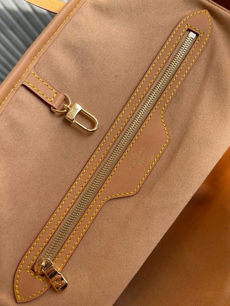 Louis Vuitton Capucines Handlebag-21* 14* 8&27*21*10CM