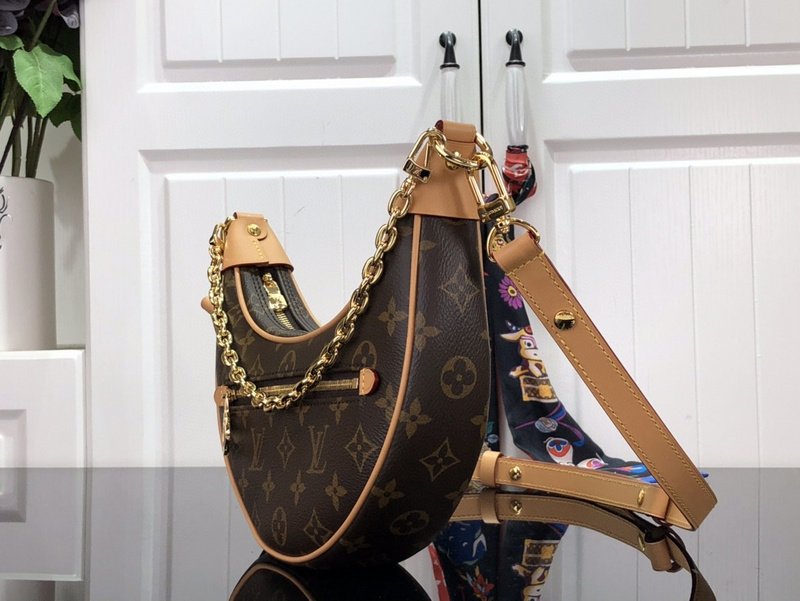 Louis Vuitton Loop Handbags-M40511-23*13*6CM