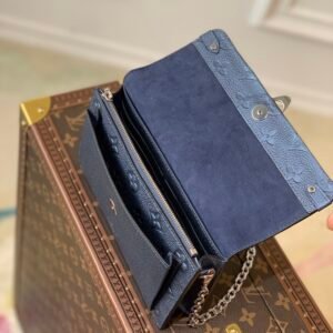 Louis Vuitton Vavin Handbags-19*13*4CM