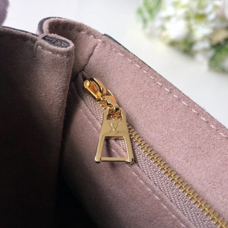 Louis Vuitton Vavin Handbags-26*20*8CM