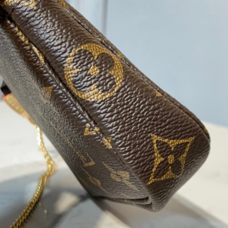 Louis Vuitton Pochette Accessoires-15.5*4*10.5CM