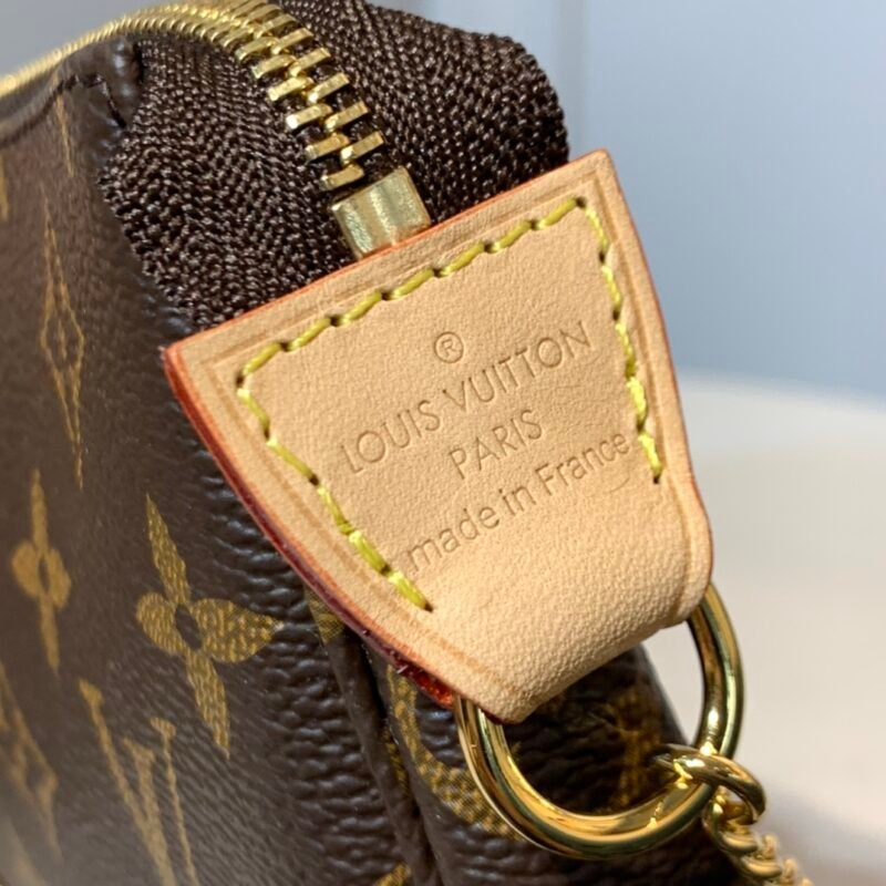 Louis Vuitton Pochette Accessoires-15.5*4*10.5CM