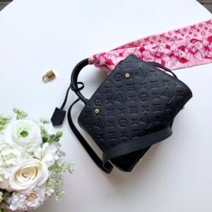 Louis Vuitton Montaigne BB-29*20*13CM
