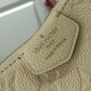 Louis Vuitton Easy Pouch On Strap-19×11.5x3CM