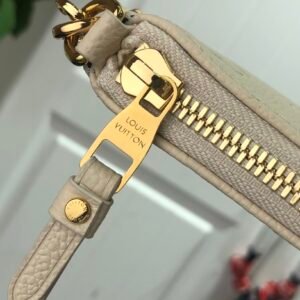 Louis Vuitton Easy Pouch On Strap-19×11.5x3CM