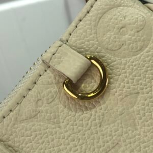 Louis Vuitton Easy Pouch On Strap-19×11.5x3CM