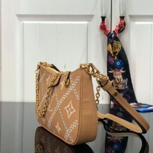 Louis Vuitton Easy Pouch On Strap-19×11.5x3CM