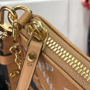 Louis Vuitton Easy Pouch On Strap-19×11.5x3CM