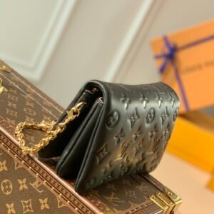Louis Vuitton Pochette Coussin Chain Bag-20*14*8CM