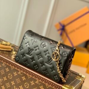 Louis Vuitton Pochette Coussin Chain Bag-20*14*8CM