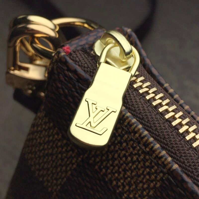 Louis Vuitton Pochette Accessoires-24x14x4CM
