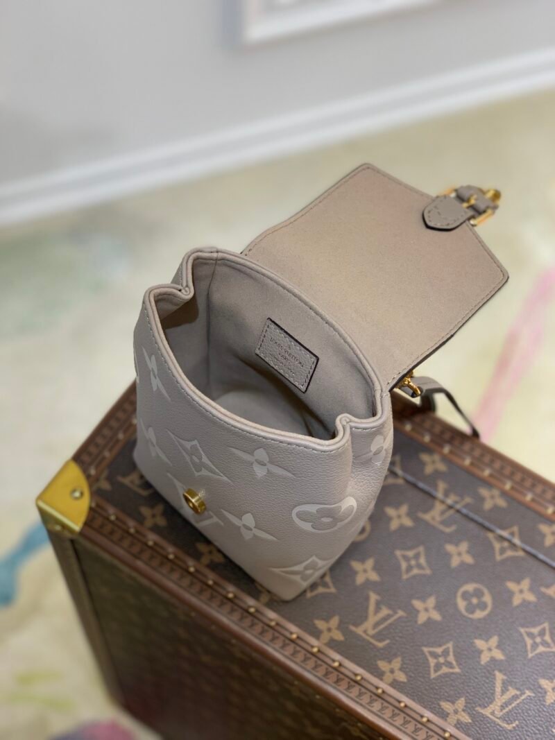 ewrewrwe_2_.jpg Louis Vuitton By The Pool Backpack M80738-13*19*8CM