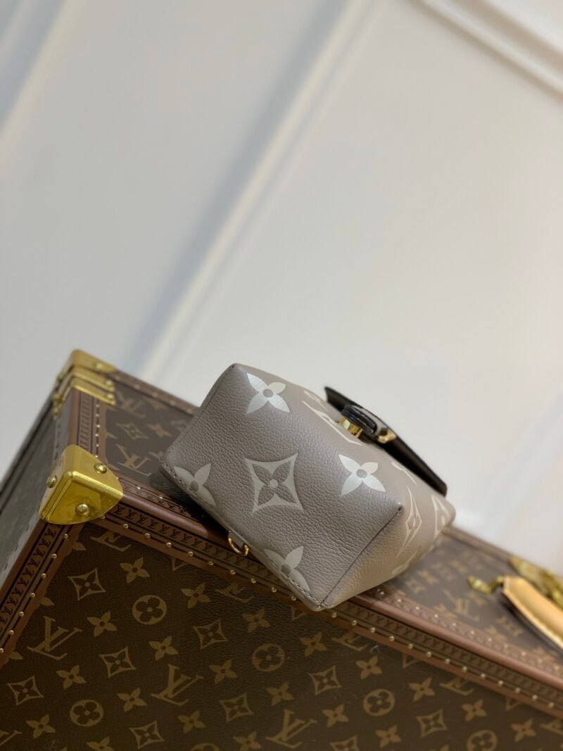 ewrewrwe_5_.jpg Louis Vuitton By The Pool Backpack M80738-13*19*8CM