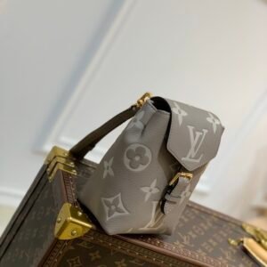 ewrewrwe_7_.jpg Louis Vuitton By The Pool Backpack M80738-13*19*8CM