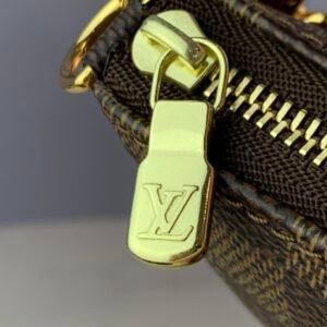 Louis Vuitton Pochette Accessoires-15.5*4*10.5CM