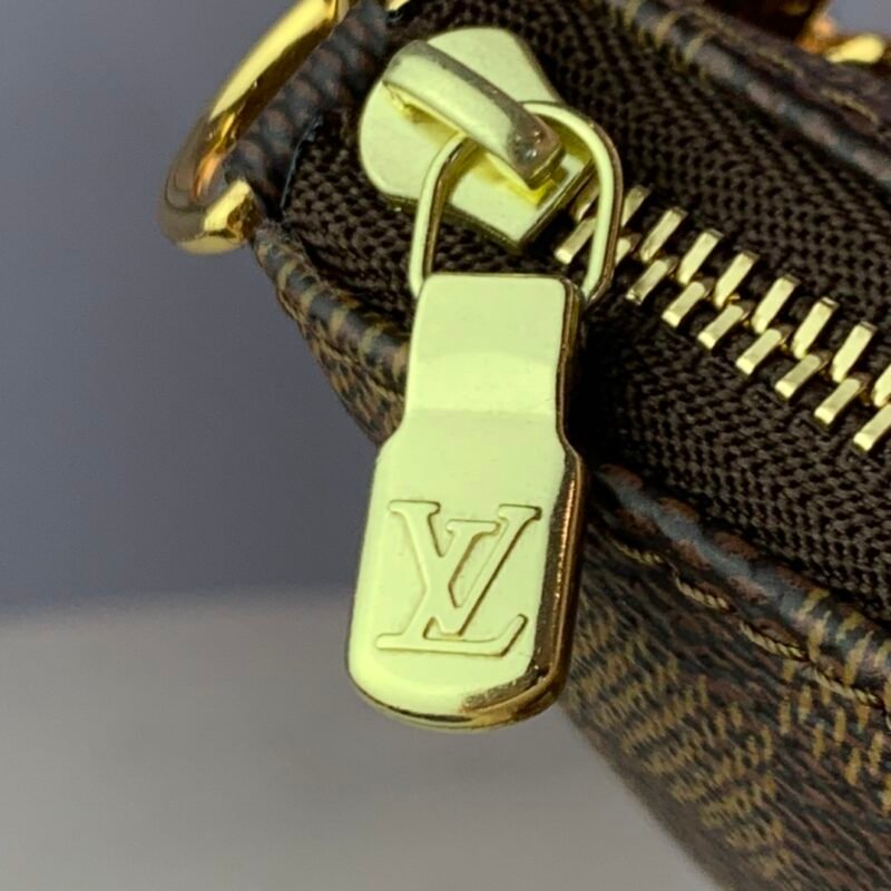 Louis Vuitton Pochette Accessoires-15.5*4*10.5CM