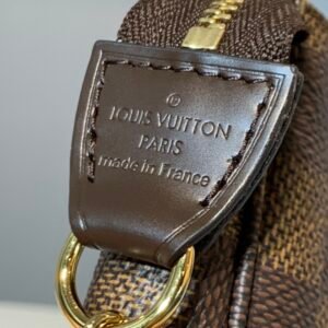 Louis Vuitton Pochette Accessoires-15.5*4*10.5CM