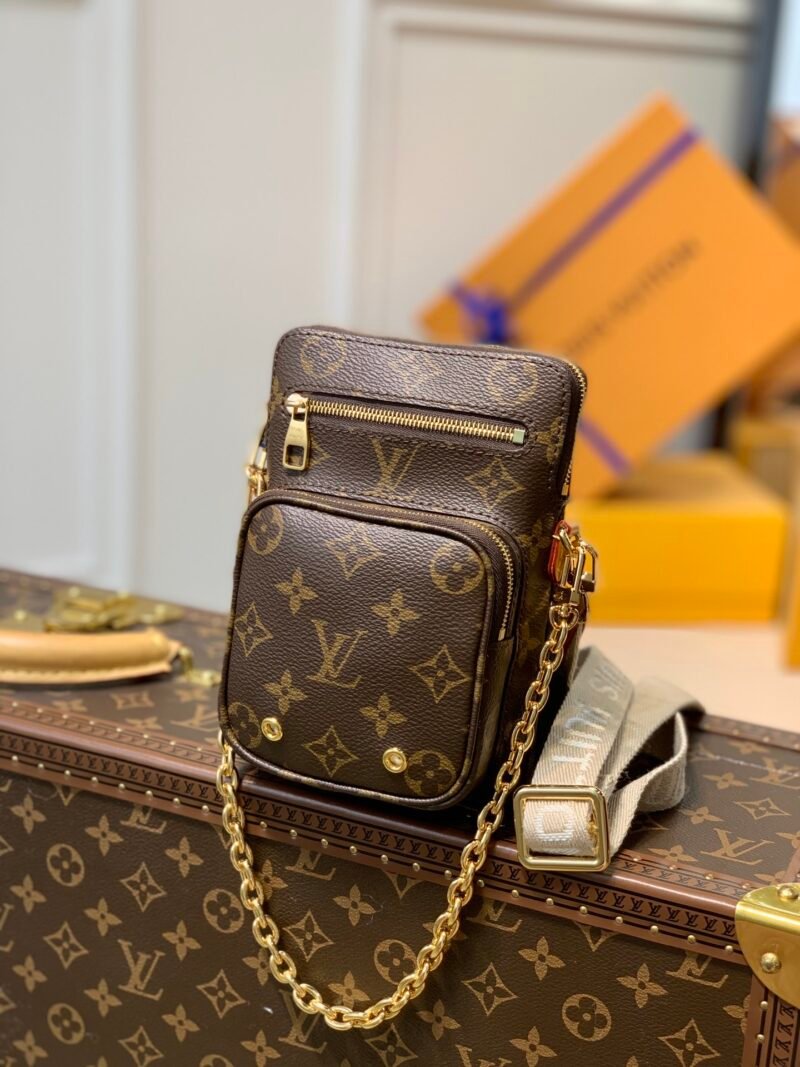 httpsrfrrf_1_.jpg Louis Vuitton Utility Phone Pocket – 16*19*6CM