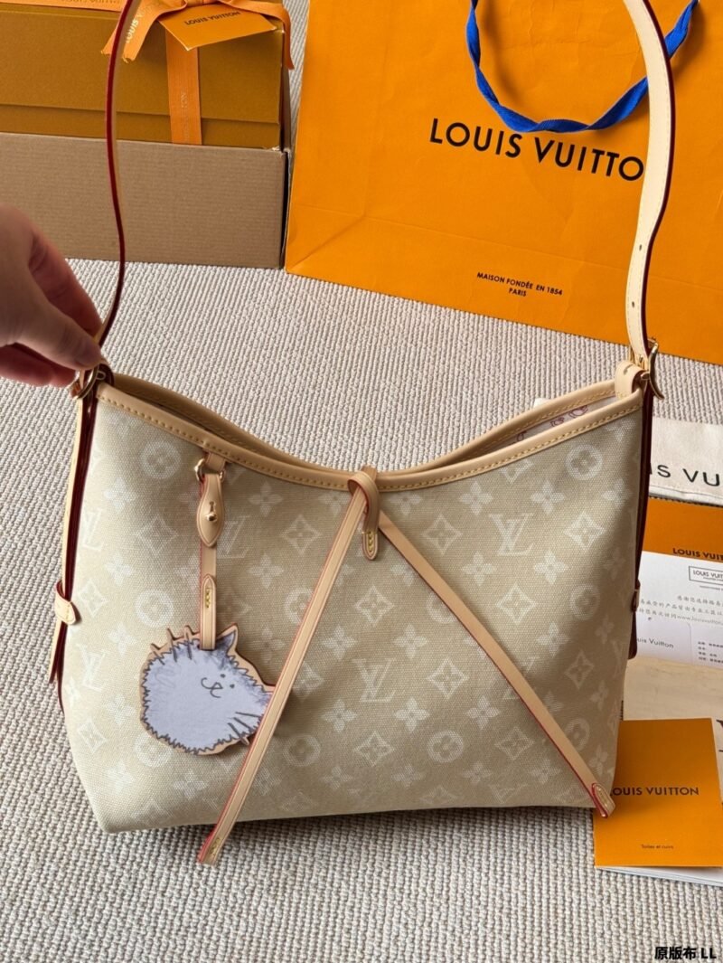louis vuitton carryall bag size : 30 x 20cm