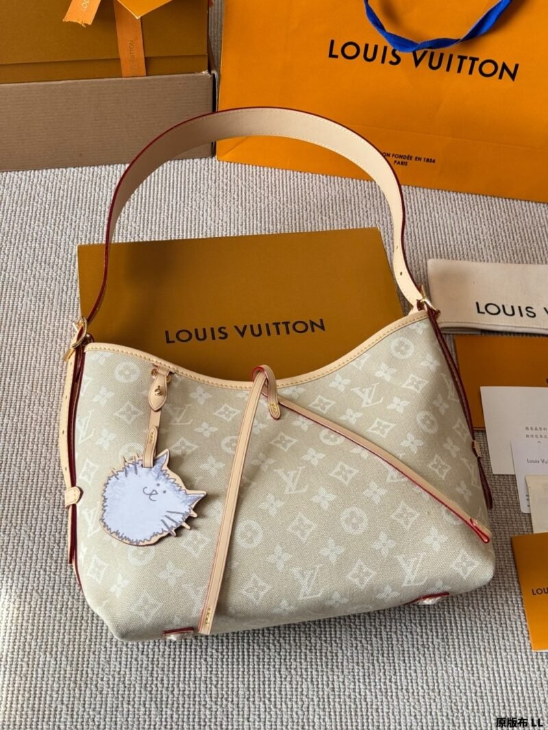 louis vuitton carryall bag size : 30 x 20cm