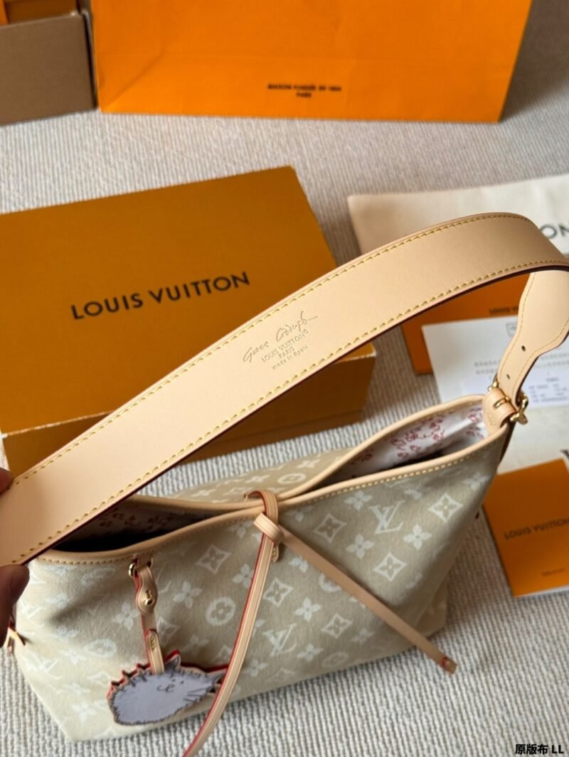 louis vuitton carryall bag size : 30 x 20cm