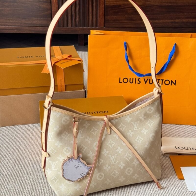 louis vuitton carryall bag size : 30 x 20cm