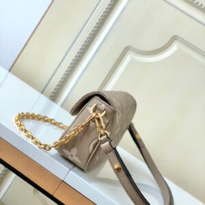 Louis Vuitton Wallet on Chain Ivy-23.5 x 12.0 x 4.3 CM