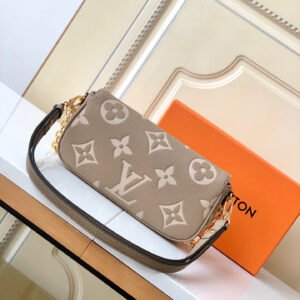 Louis Vuitton Wallet on Chain Ivy-23.5 x 12.0 x 4.3 CM