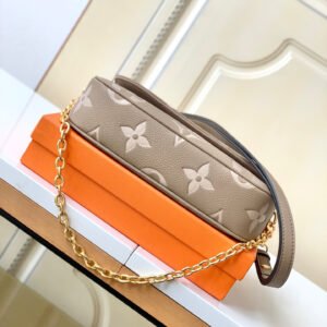 Louis Vuitton Wallet on Chain Ivy-23.5 x 12.0 x 4.3 CM