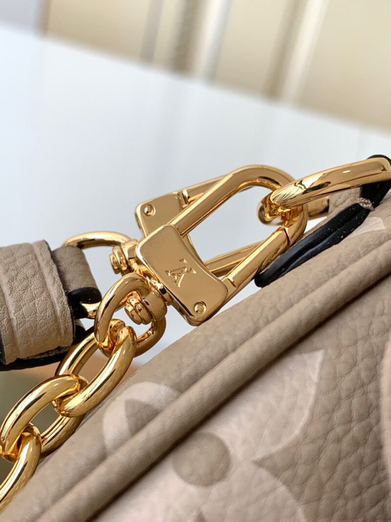 Louis Vuitton Wallet on Chain Ivy-23.5 x 12.0 x 4.3 CM