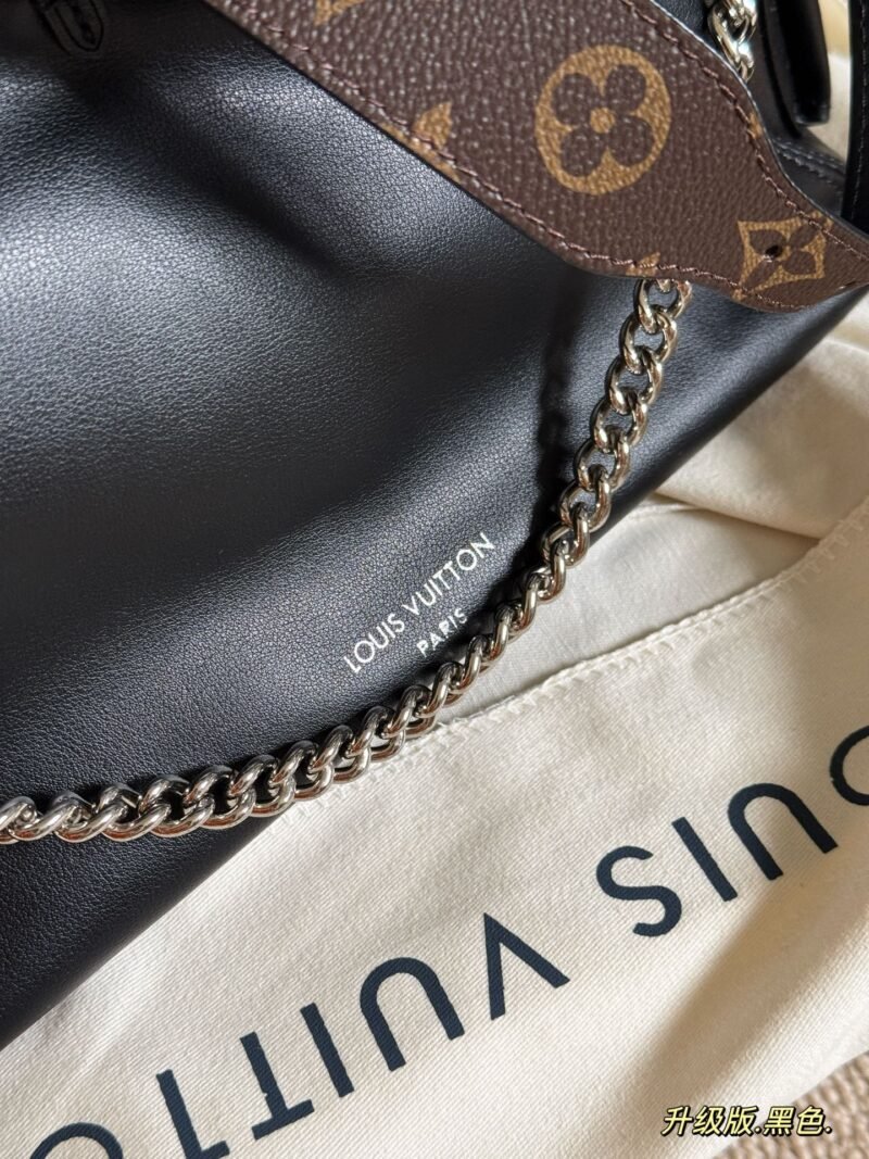 LOUIS VUITTON CARRYALL DARK PM 33*23*15cm