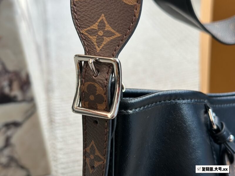 imgi_7_6.jpg LOUIS VUITTON CARRYALL DARK GM 42*30cm