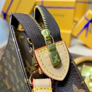 Louis Vuitton M47546 Toiletry Handbags- 26-19.0×15.0x6CM