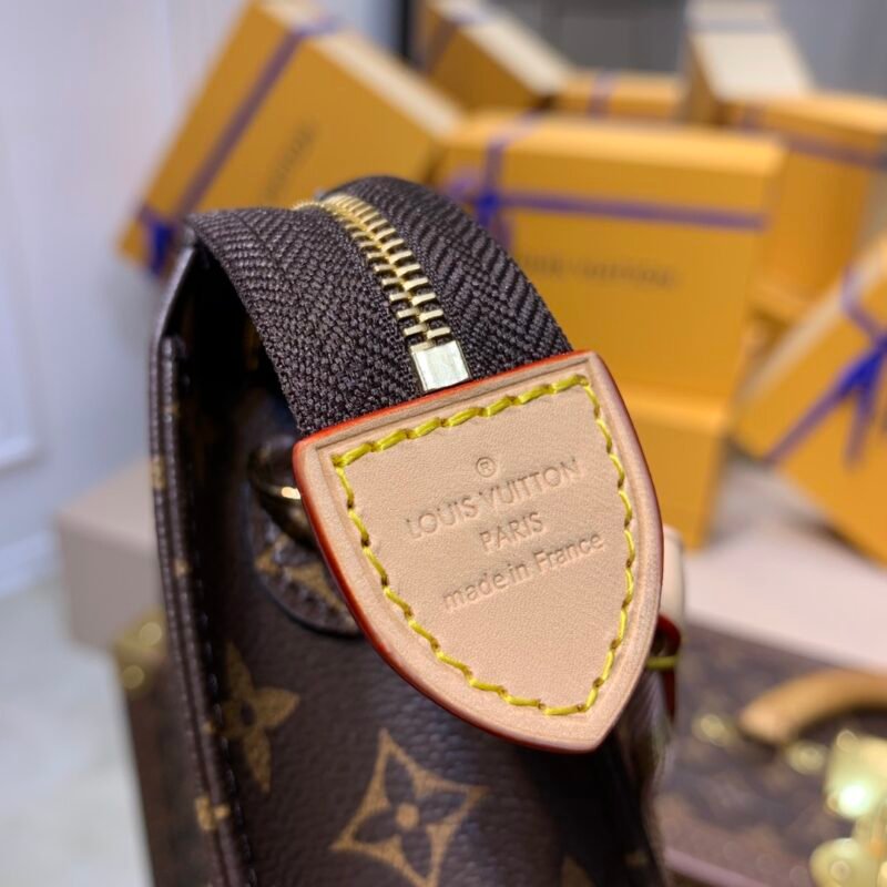 Louis Vuitton M47546 Toiletry Handbags- 26-19.0×15.0x6CM