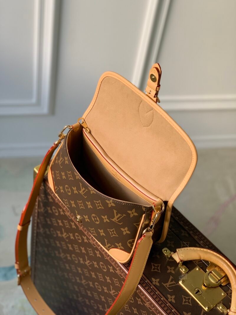 Louis Vuitton Diane Handbags-25*9*15CM